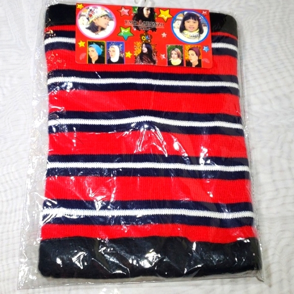 NWT UMO Lorenzo Red & Black Fleece Neck Face Mask Half-Face Cover. - Picture 1 of 10